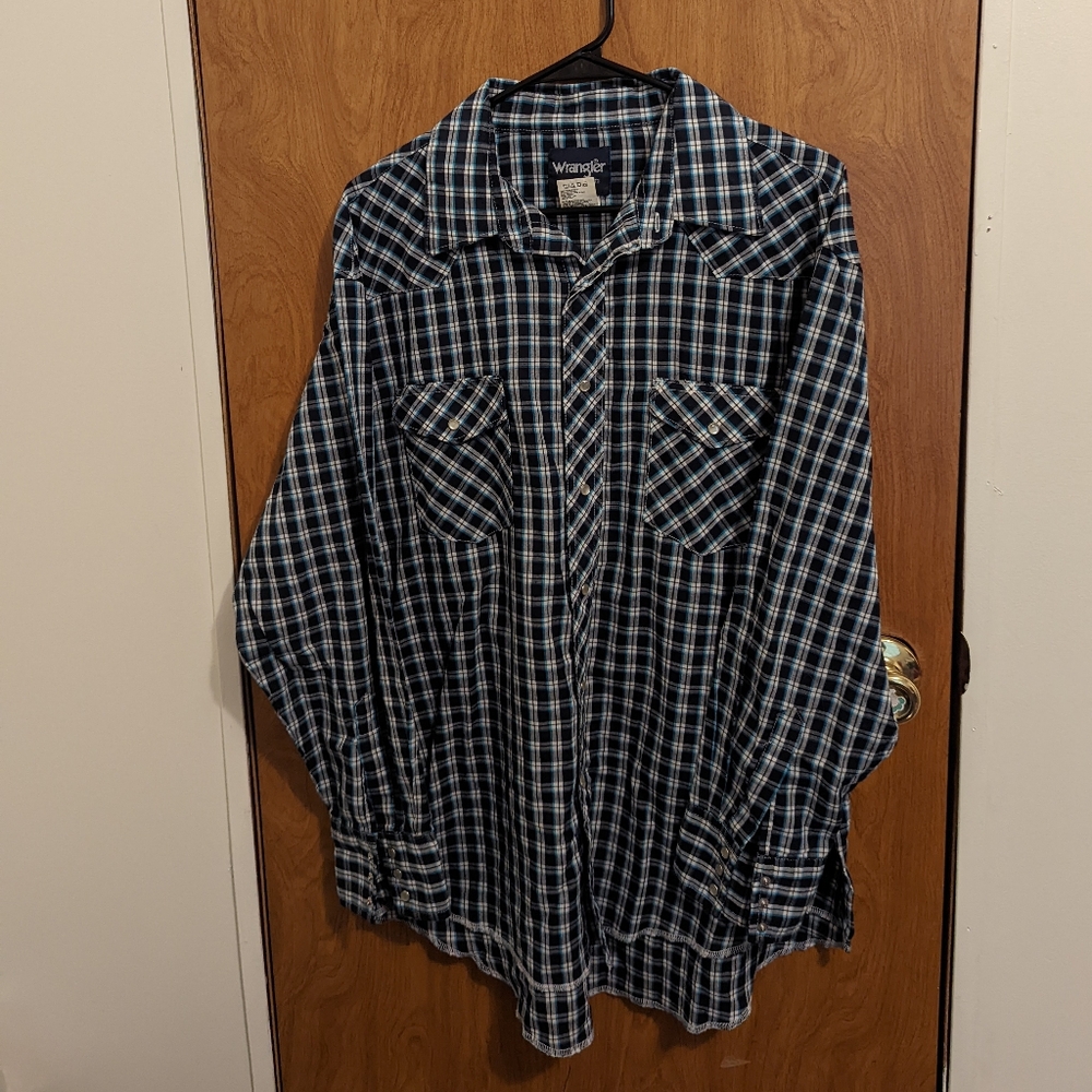 Wrangler western style button up shirt‎